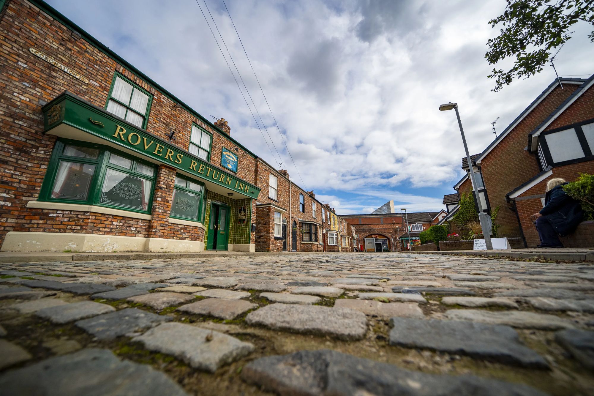 Coronation Street star signs new contract to keep her on soap for another year – after huge comeback that sent fans wild