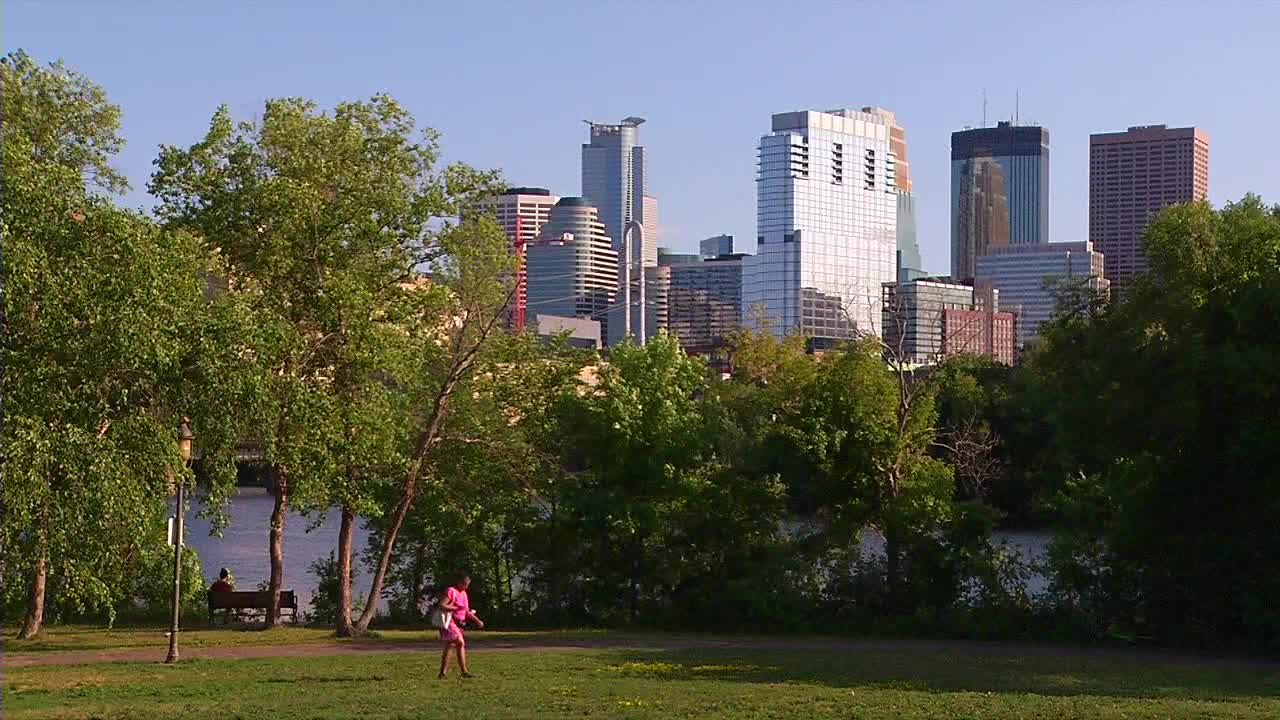 Minneapolis mayor, park board at odds over consolidation