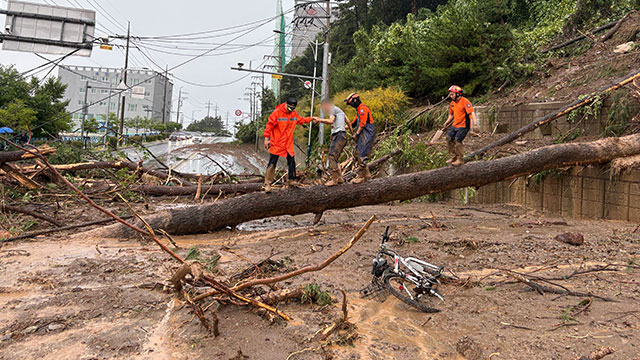 1 Dead, 4 Injured with over 2,500 Cases of Damage after Torrential Rains Hit Southern Region