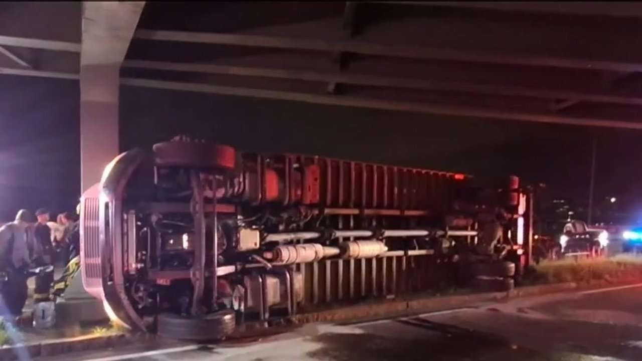 Box truck rollover on Storrow Drive