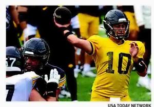 Hawkeyes in no rush to choose starting quarterback
