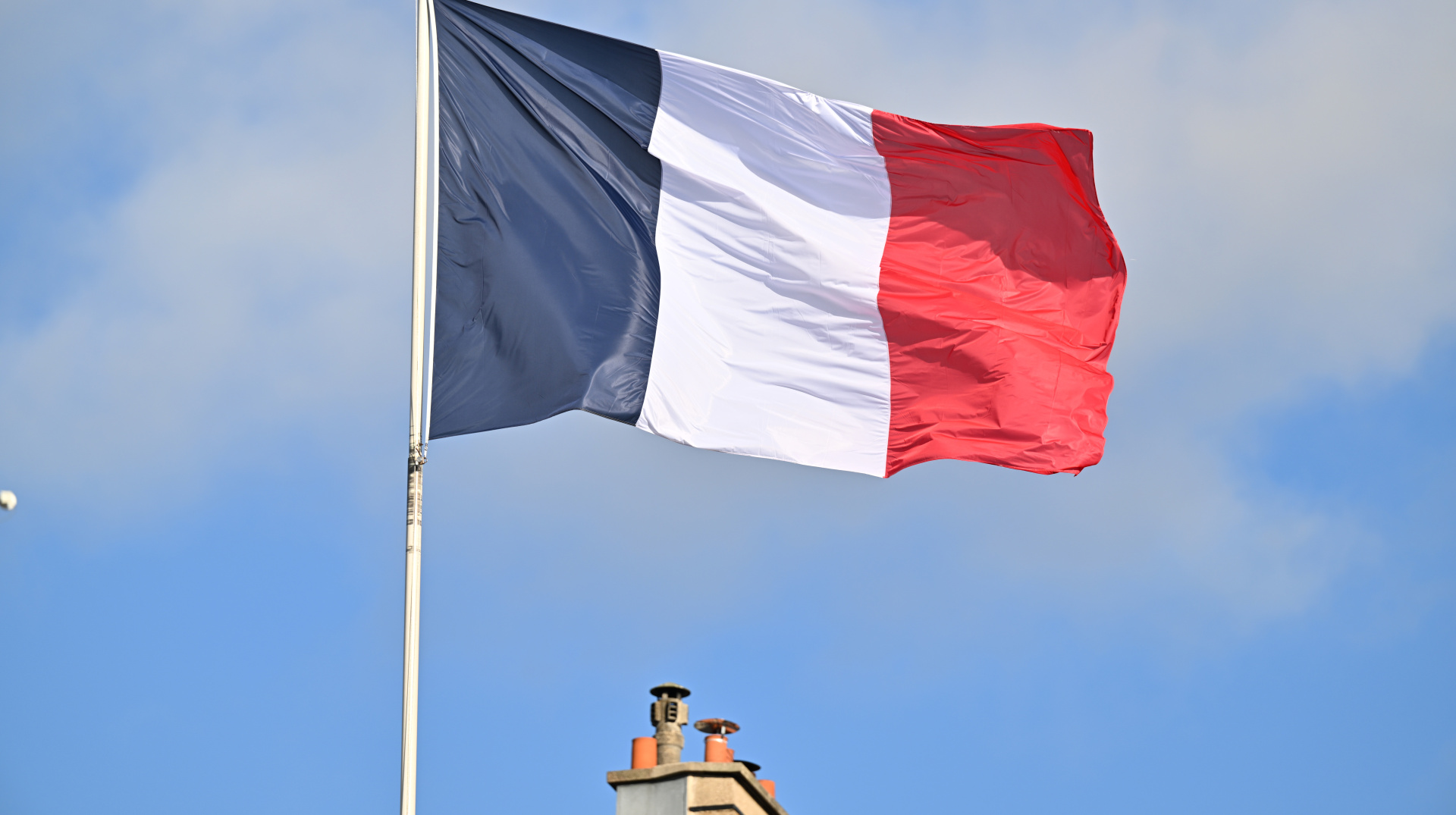 French prosecutors launch investigation into Russian interference in election