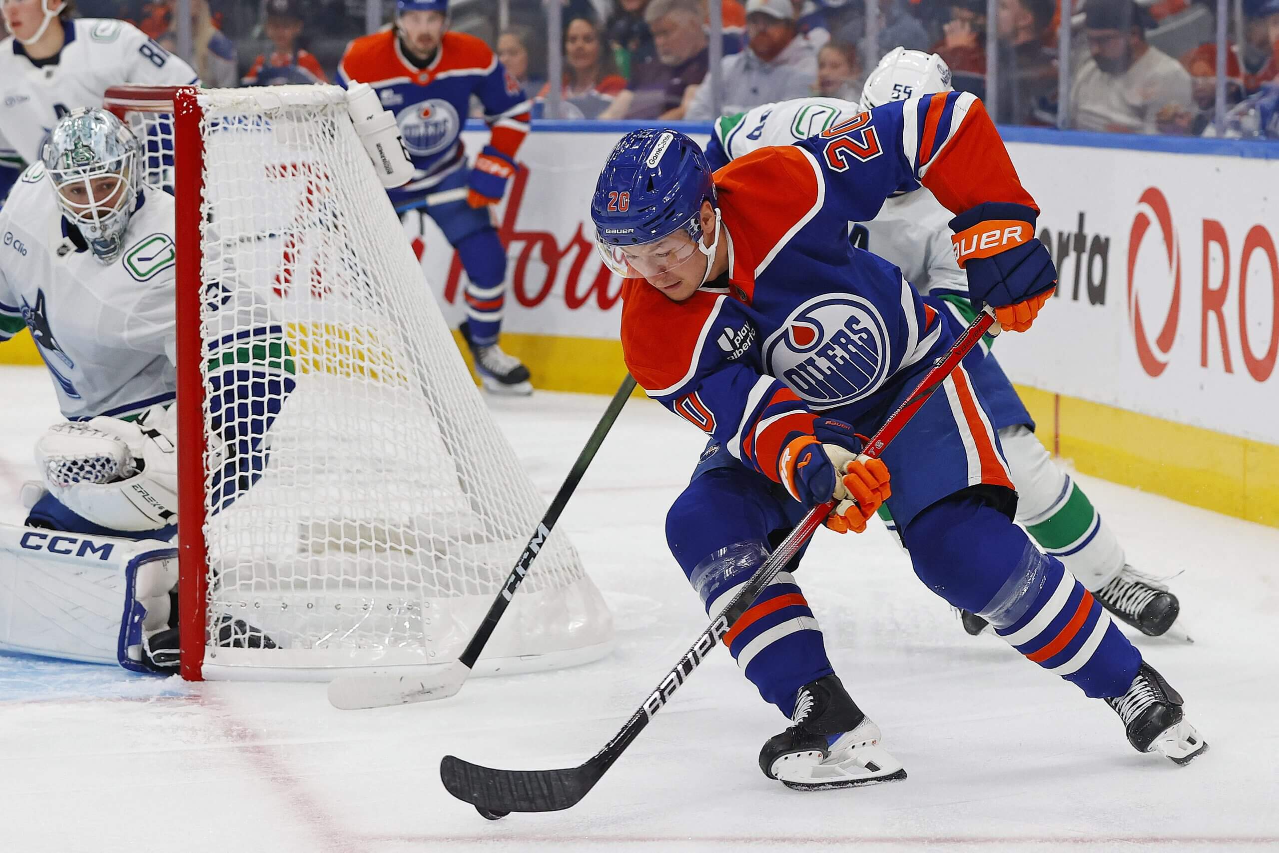 Why the Edmonton Oilers are on the hunt for a right-handed centre