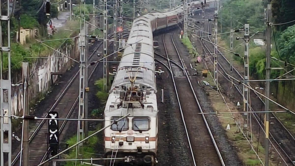 Weekly special train between Chennai and Mangaluru