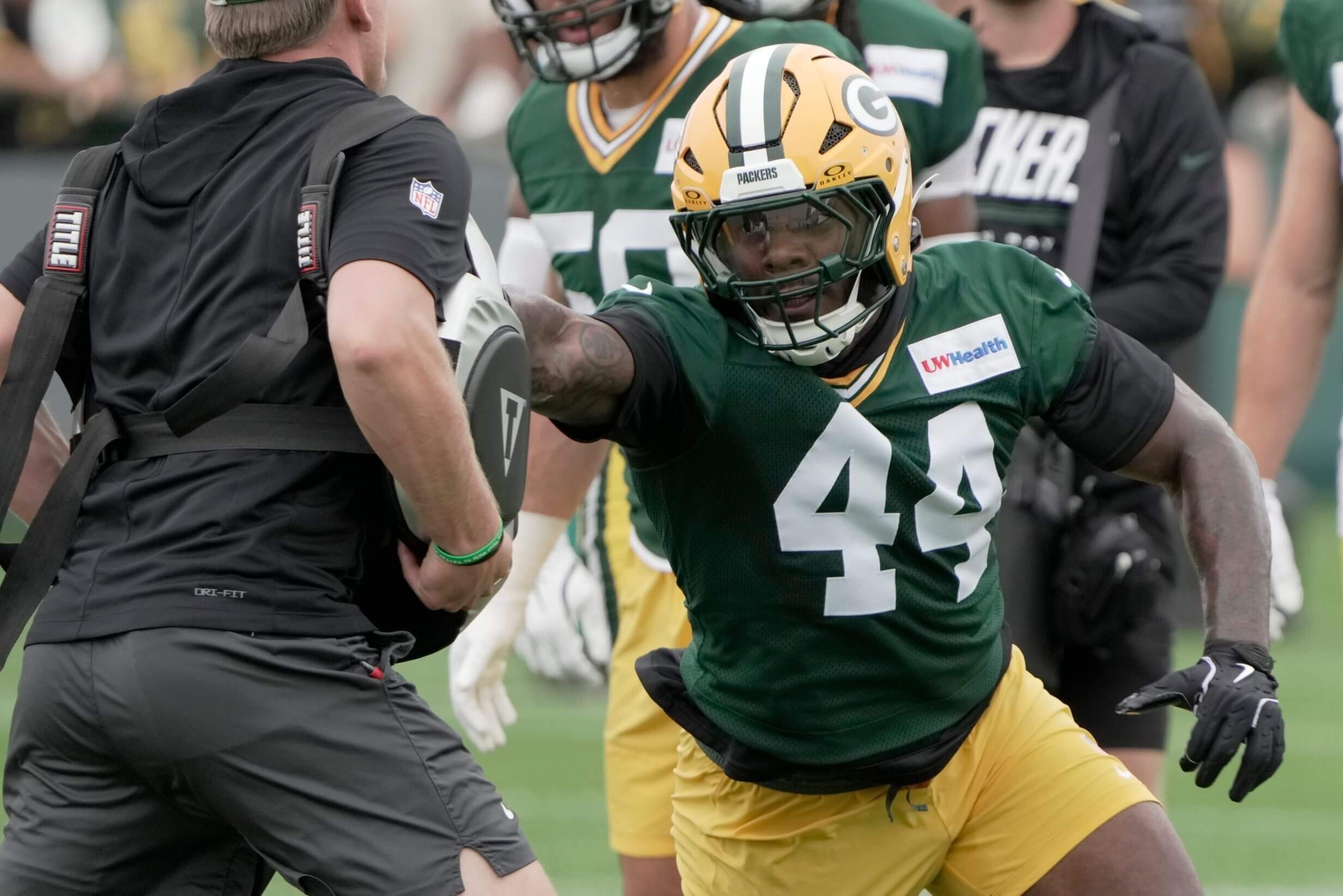 How Packers newcomer Zaire Franklin is bringing a different edge to practice
