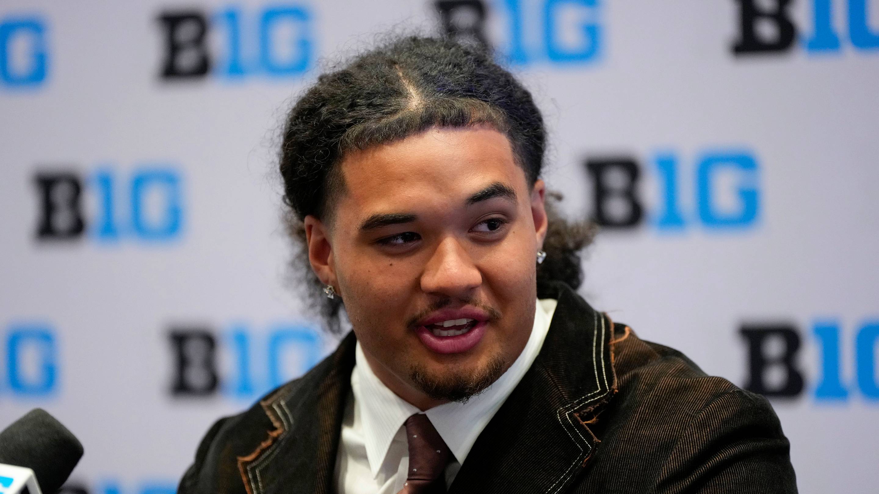 Oregon's Matayo Uiagalelei Muted This Person on Social Media