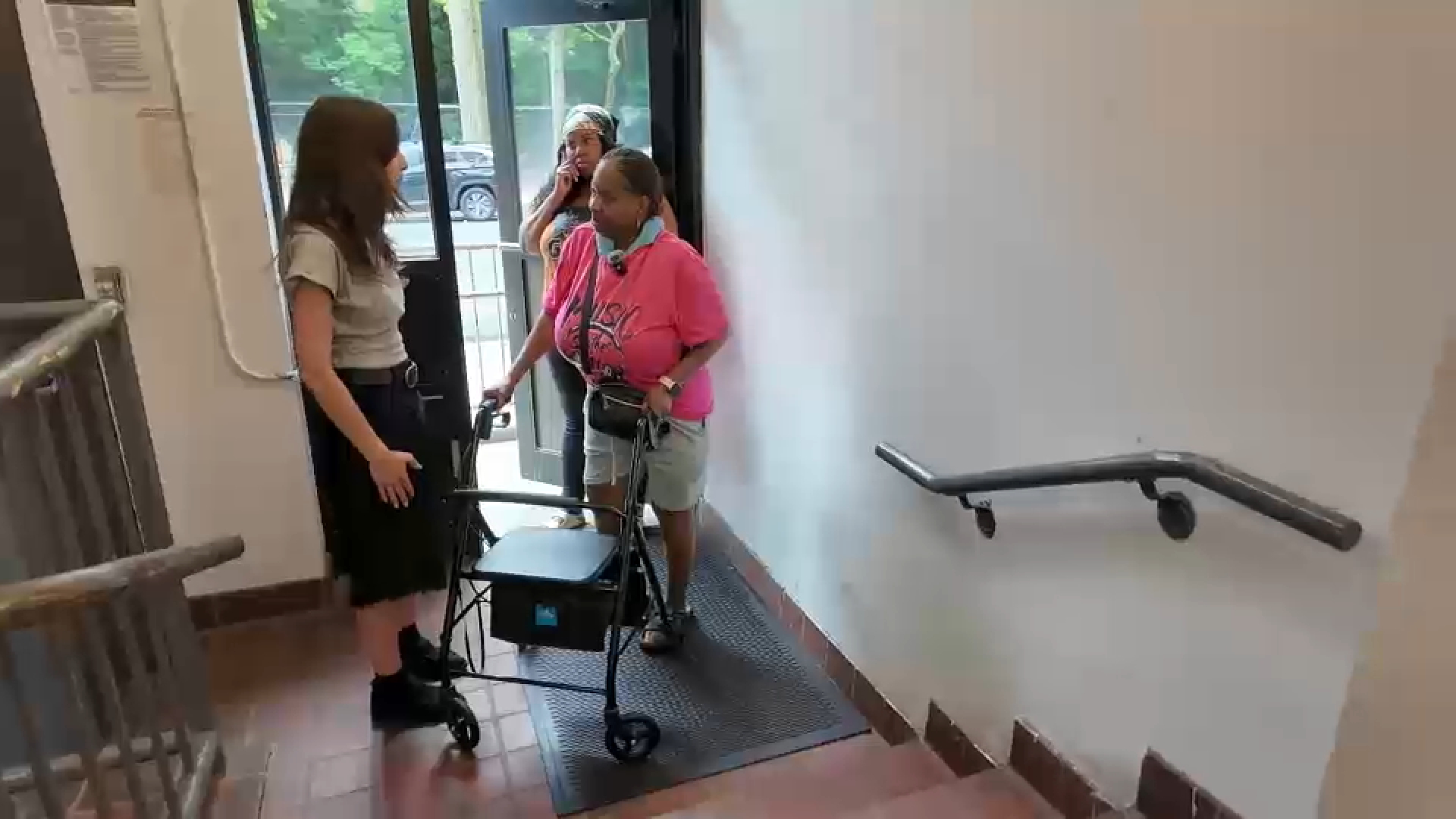 Harlem tenants voice frustration over prolonged elevator outage in apartment building