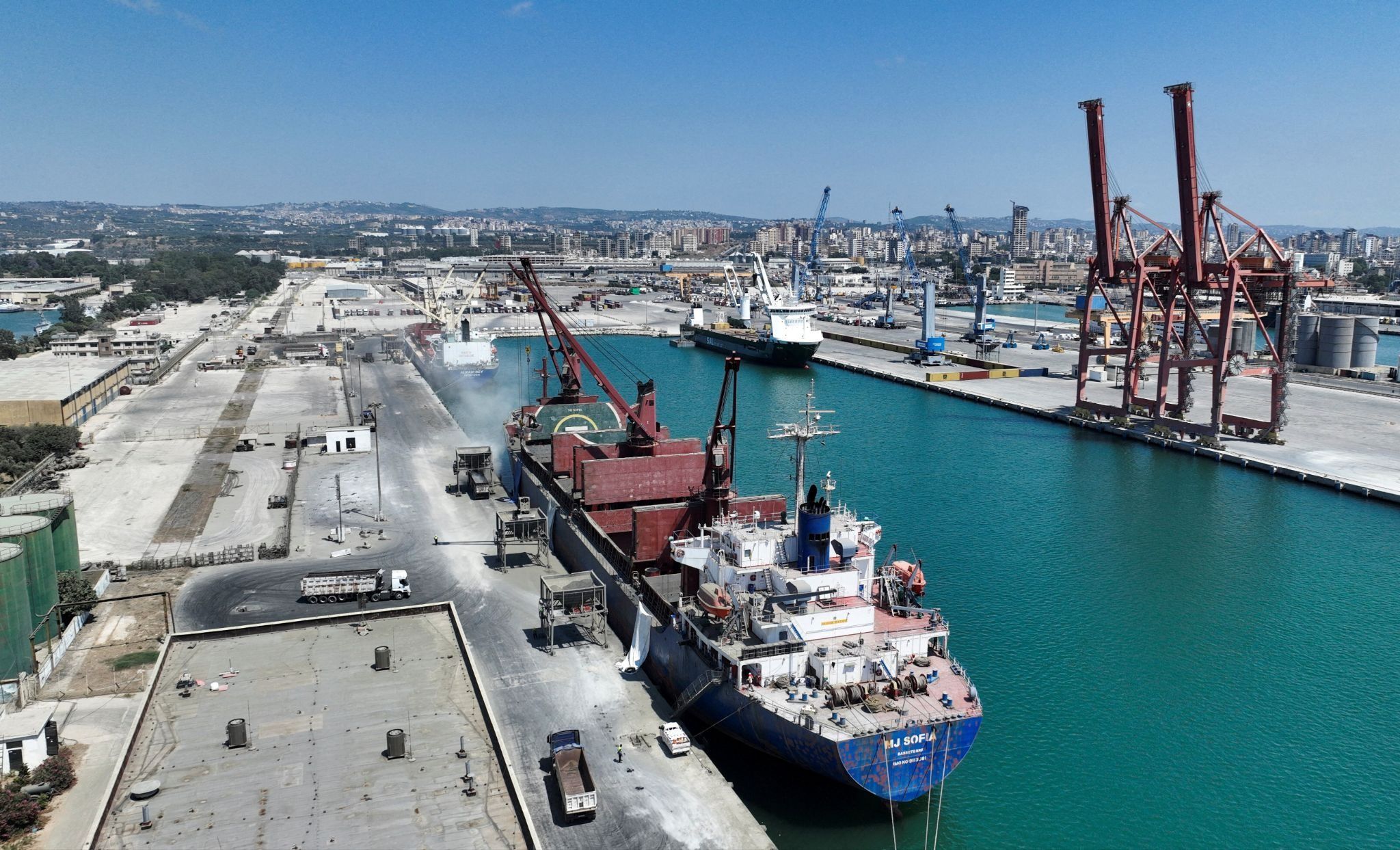 Dubai's DP World pushes ahead with $800 million Syria port