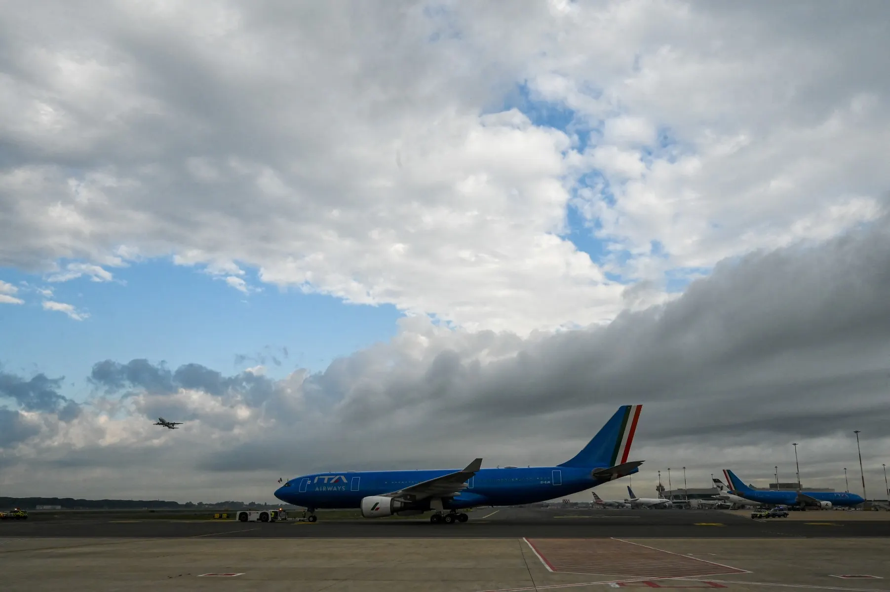 How long will border checks continue between Italy and Spain?