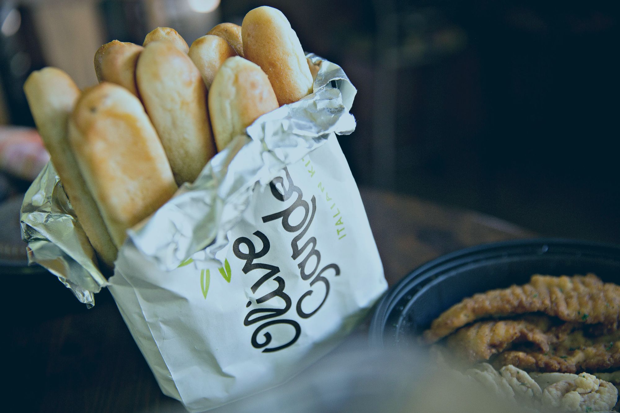 Olive Garden sells bottles of famous ingredient tableside so you can replicate the taste of Italy at home