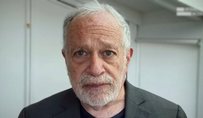 Don't Poke the Bear: Scott Bessent Brutalizes Robert Reich Over 'K-Shaped Economy'