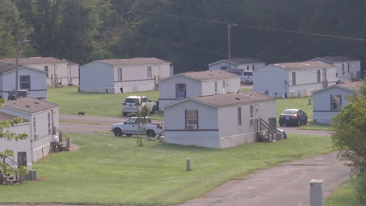 Mobile home residents say they have 2 weeks to move out after property sale