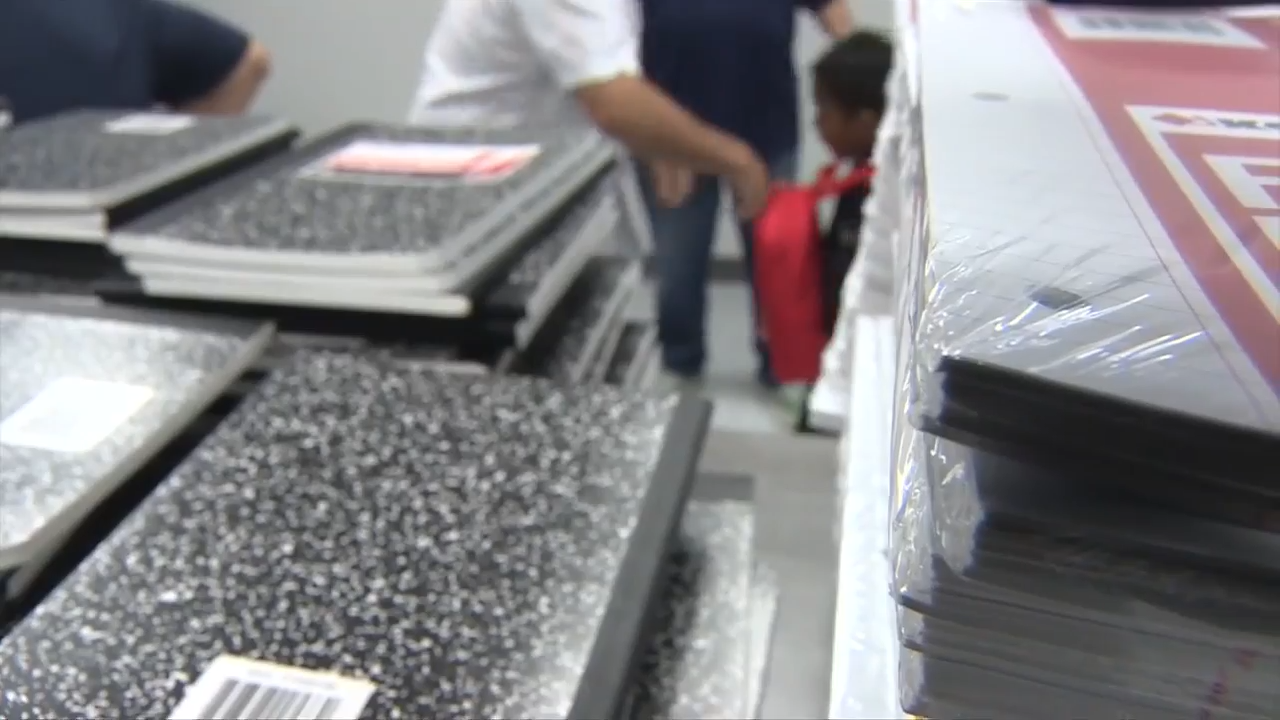 Riverside Elementary students get school supplies from Kiwanis of Little Havana, Miami Marlins Foundation
