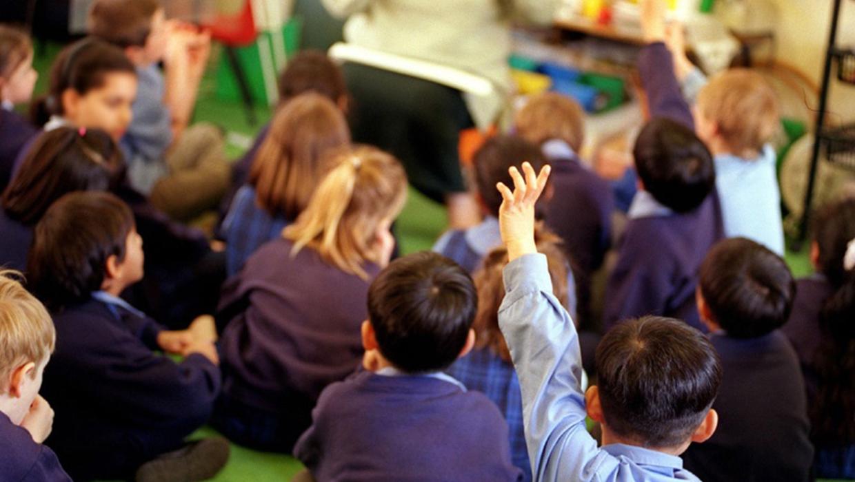 Greens promise free school lunches for 150,000 more children