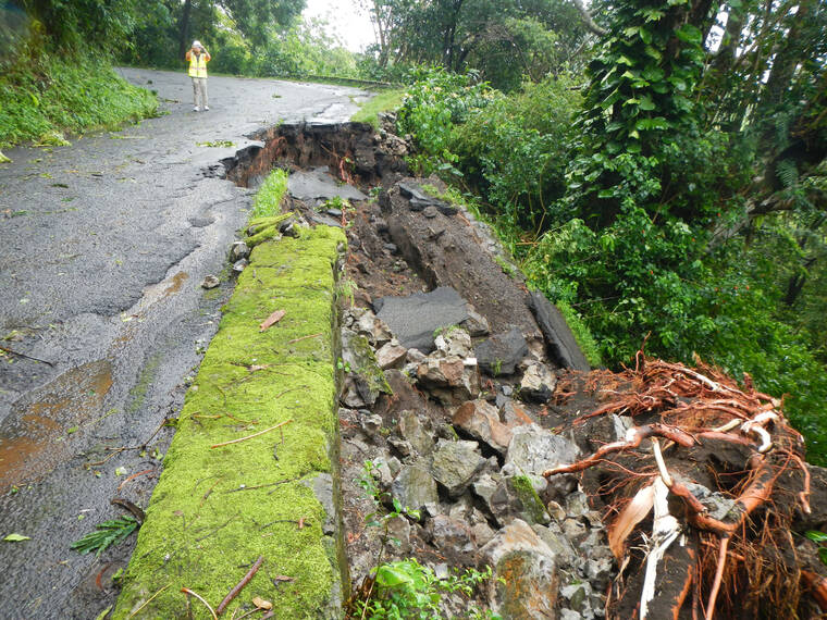 Portion of upper Tantalus Drive closed due to storm damage