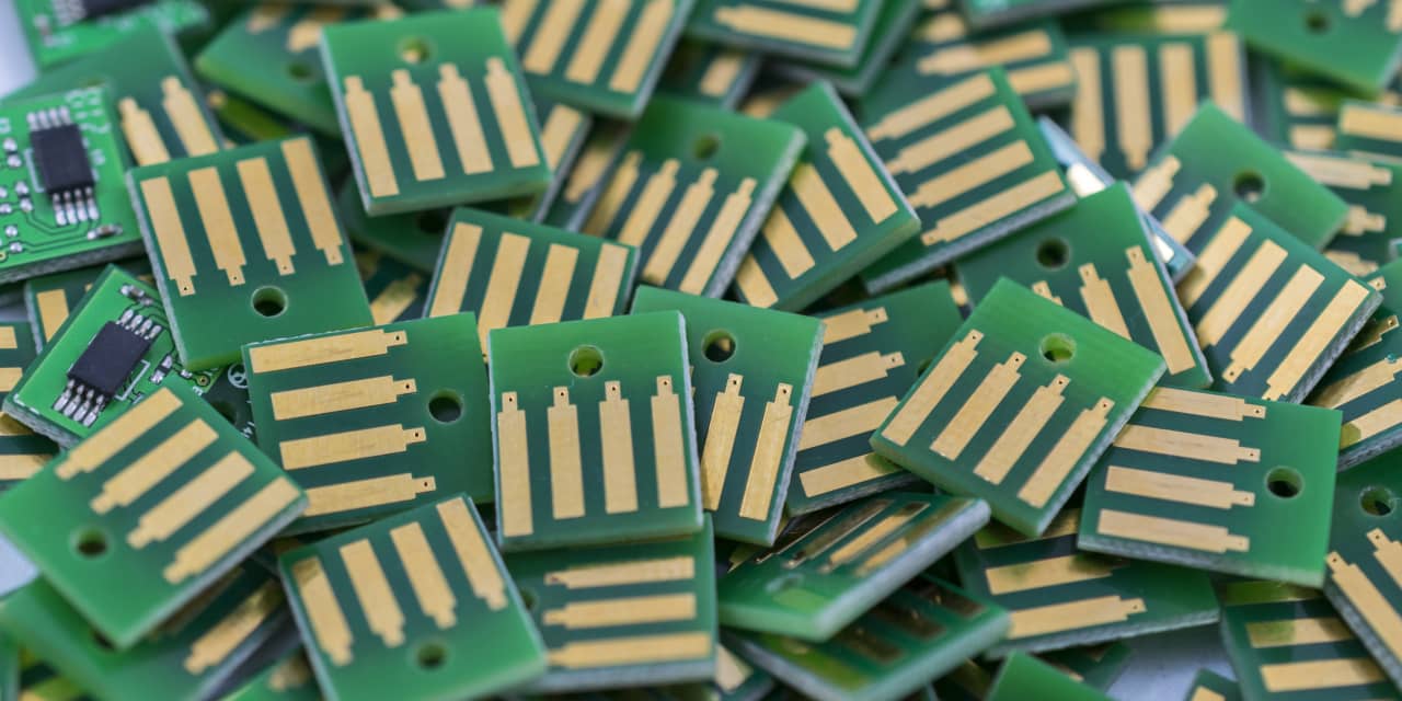 Why Intel, Marvell Stocks Are Dropping After Chip Stocks Enter New Bull Market