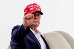 Trump's Iran Struggle Comes Through on Campaign Stump