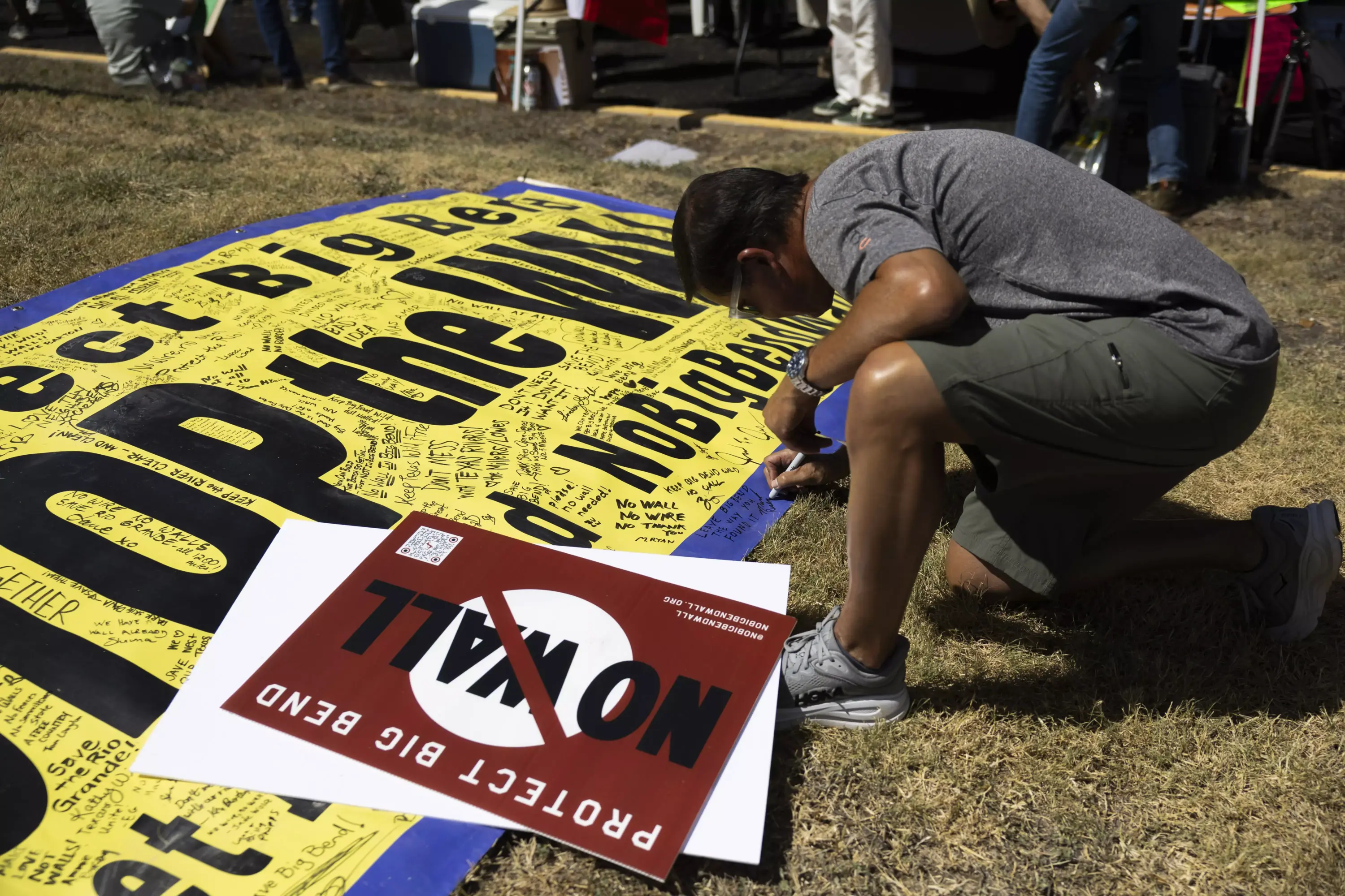 Opponents of Big Bend border construction take protest to the Texas Parks and Wildlife Commission
