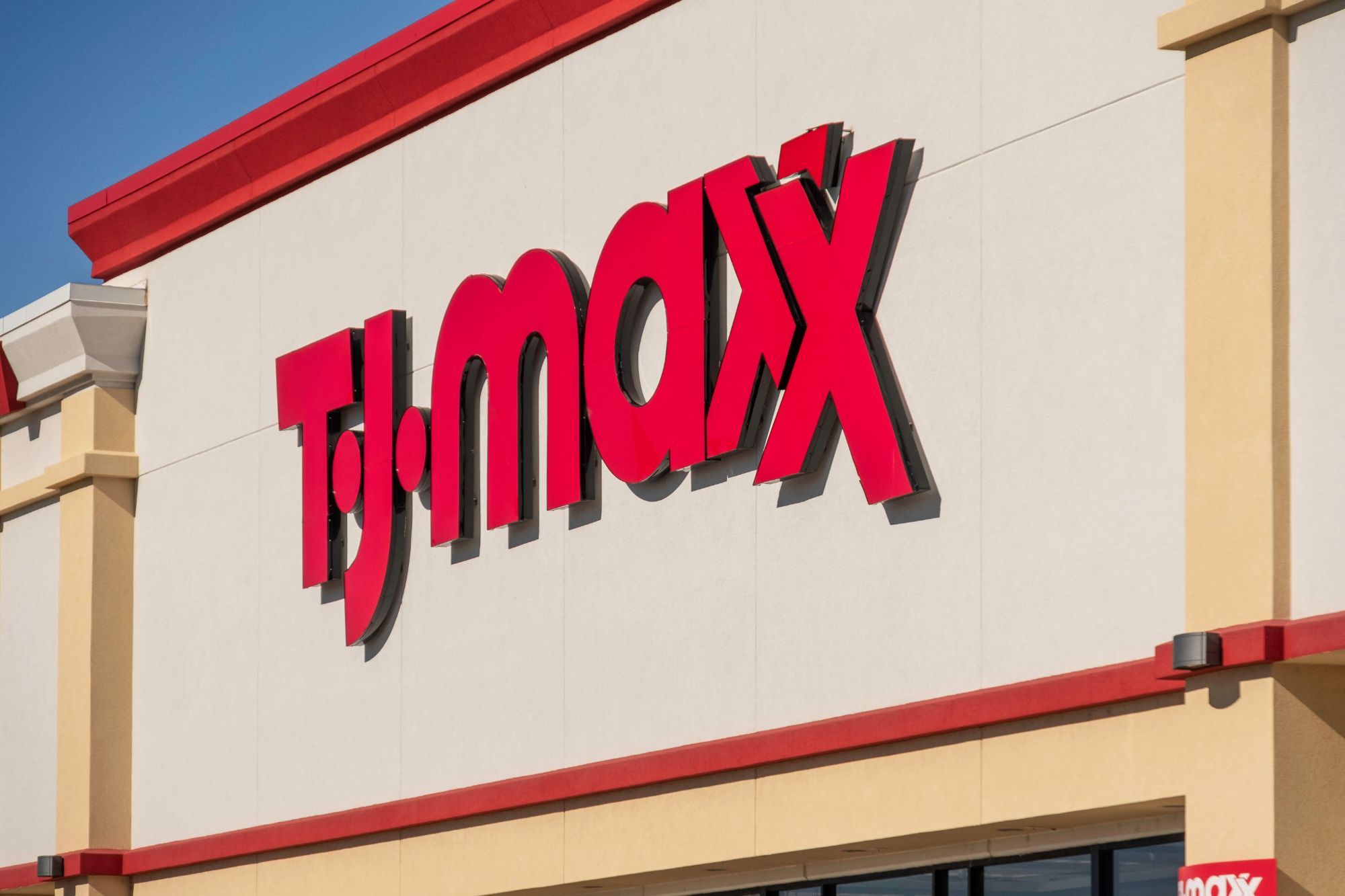 TJ Maxx and Marshalls promise shoppers ‘treasure hunt’ experience to edge out competition