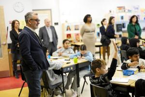 Students set to head back to school as new contract for Ontario teachers far off