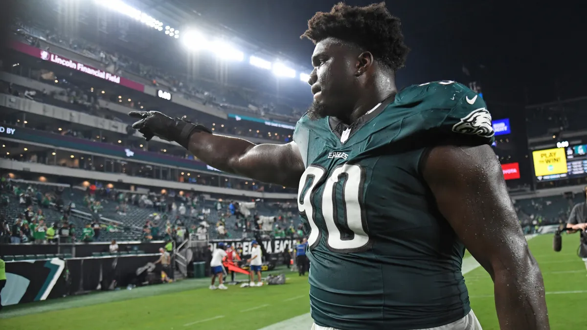 Jordan Davis calls new Eagles fan favorite 5-foot-11 OL a 'bowling ball of knives'