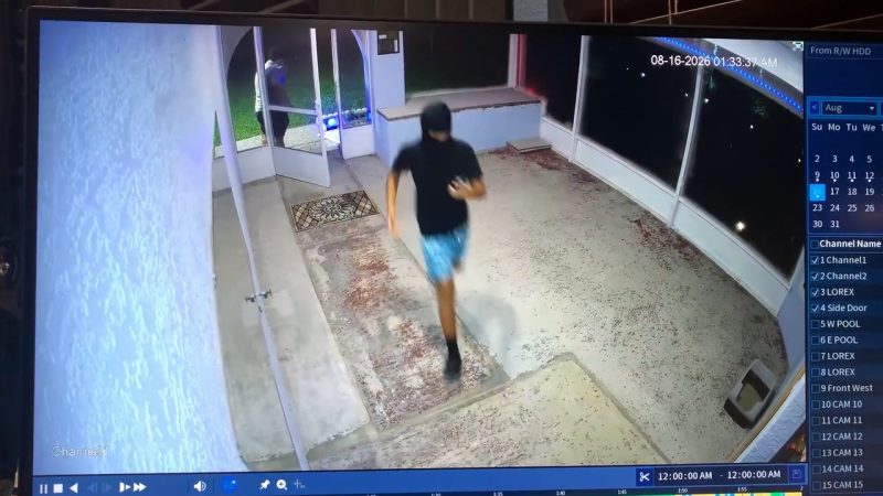 Teens spotted kicking doors in Spring Hill; Hernando deputies warn of potential danger