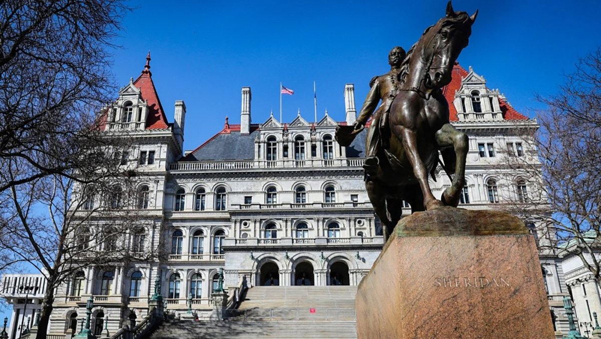 FBI thwarts an alleged ISIS-inspired plot to bomb New York capitol building