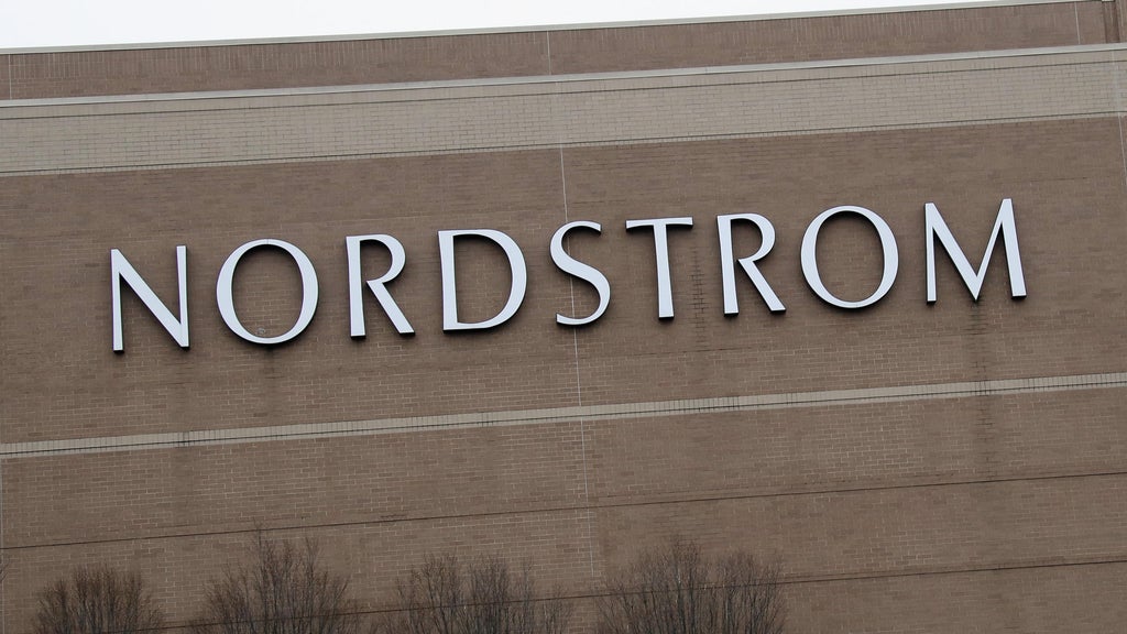 Nordstrom Last Chance closing in Lombard, Illinois