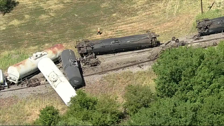 10-car train derailment shuts down several Mansfield roads, officials say
