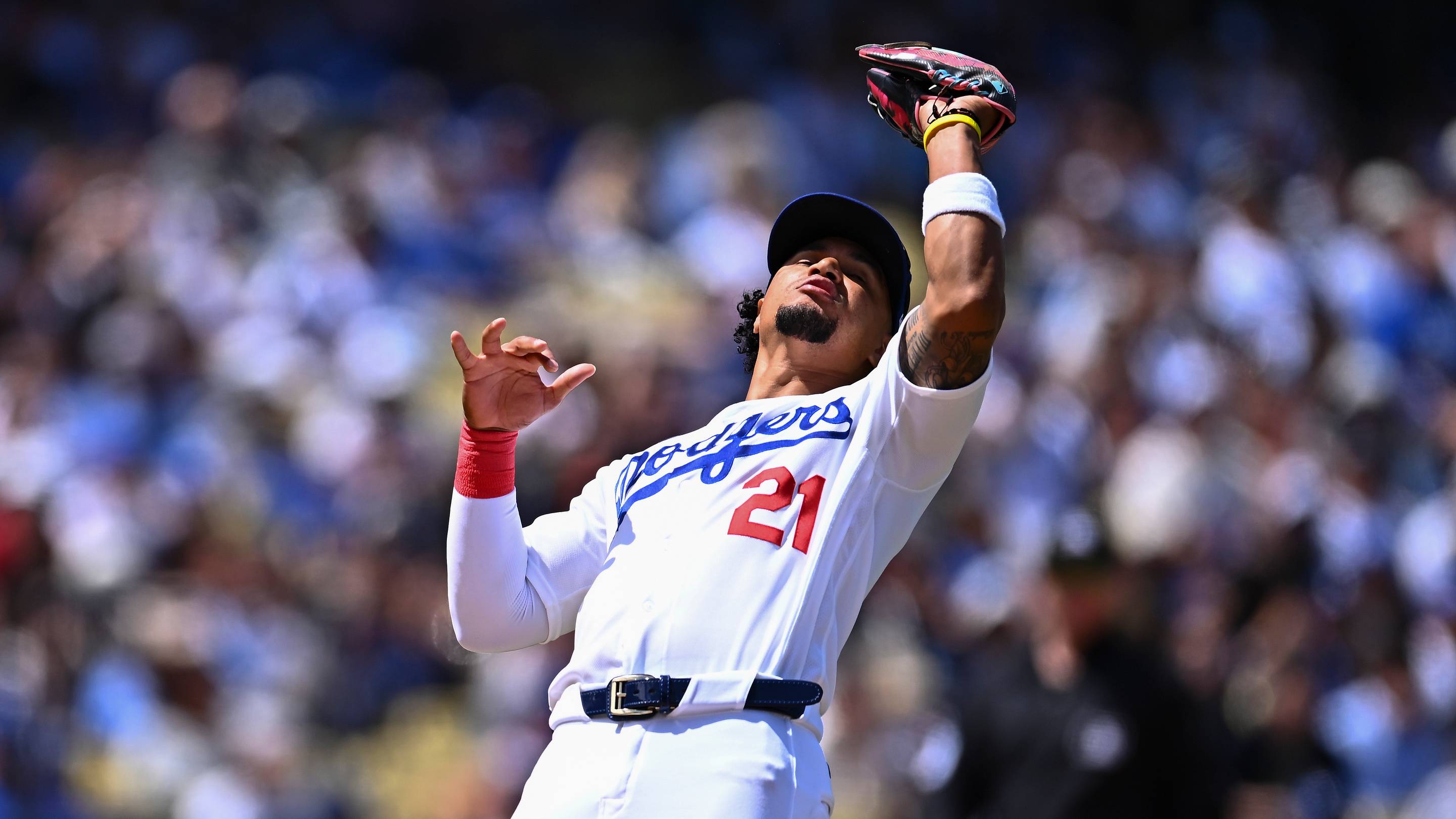 Diamondbacks Sign Former Dodgers Infielder