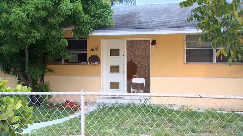 Father shoots son after argument outside Miami Gardens home
