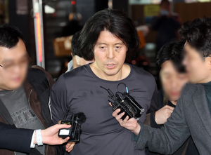 Former airline pilot gets life for murder, plot to kill 5 others