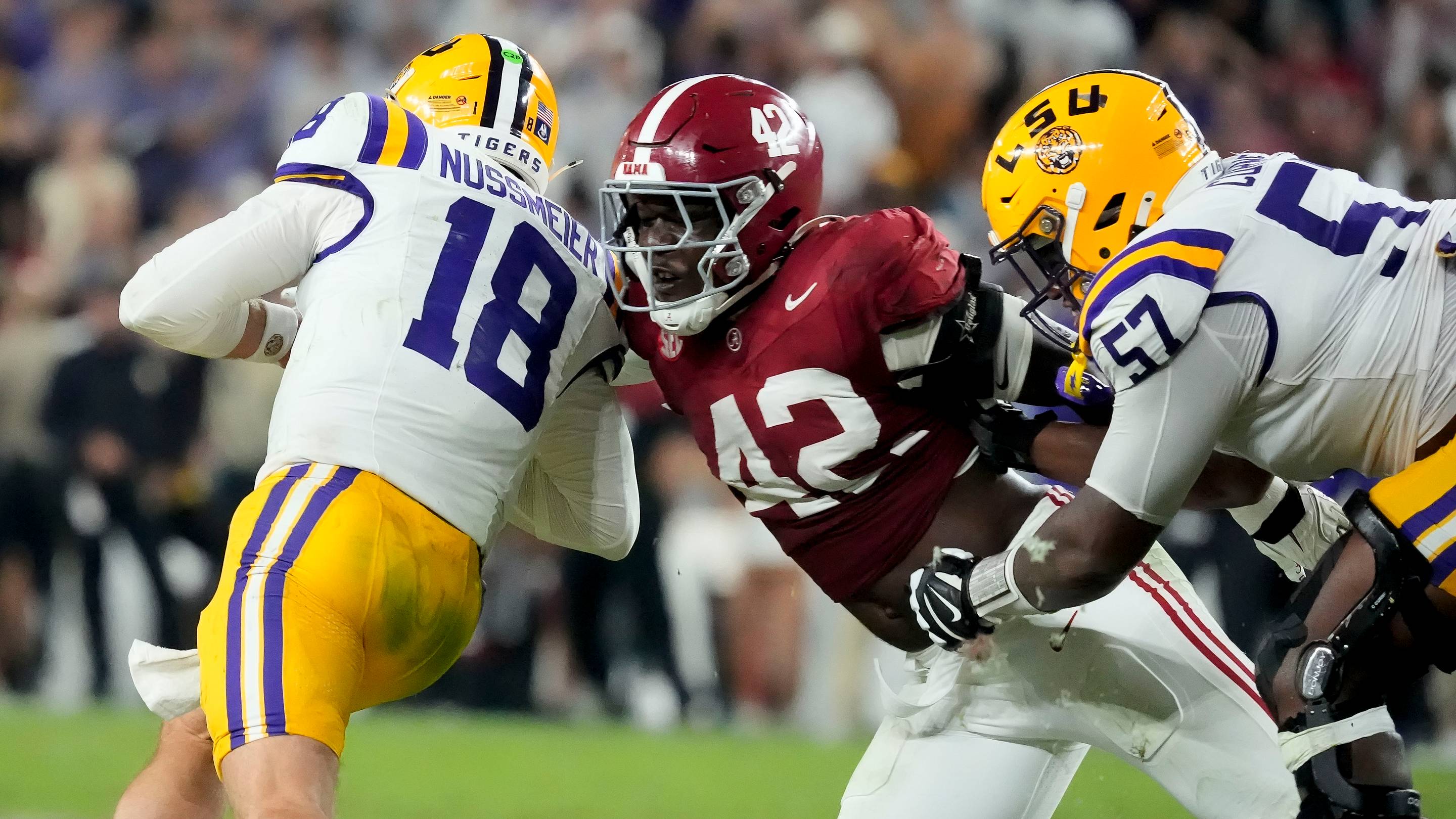 Damien Harris Names "Most Dangerous" Team Outside the Top 10 in Preseason AP Poll
