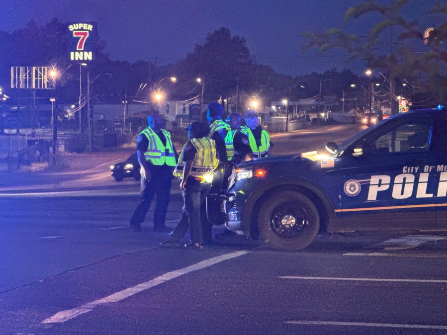Memphis police involved in car crash near airport area