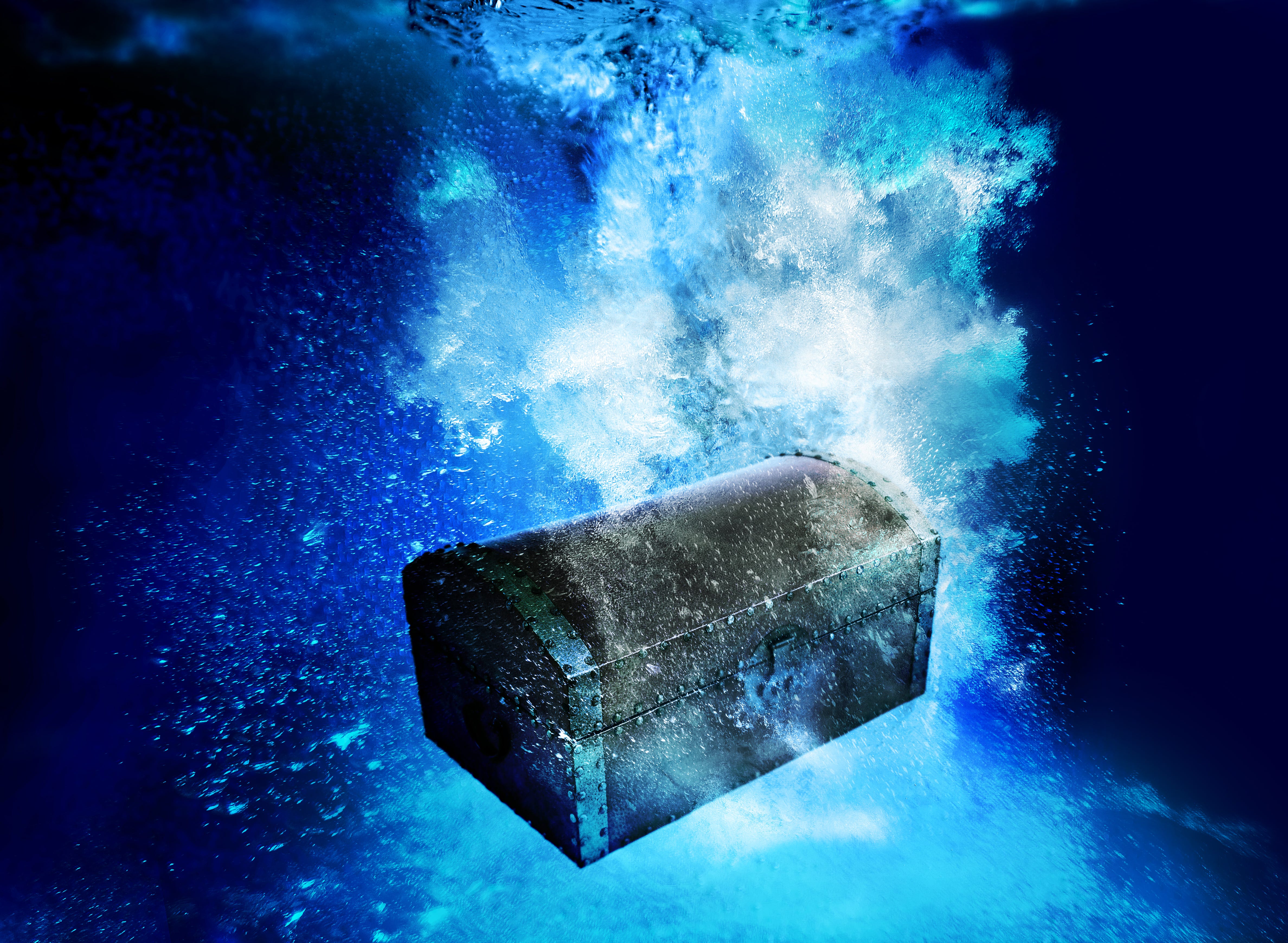 A Diver Stumbled Upon the Treasure of a Lifetime—and It May Lead to a Hidden Shipwreck