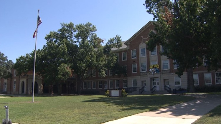 Fireworks prompt lockdown at Arlington Heights High School after report of possible gunfire, Fort Worth police say