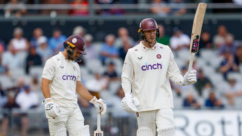 Gritty Barlett keeps Northants in hunt