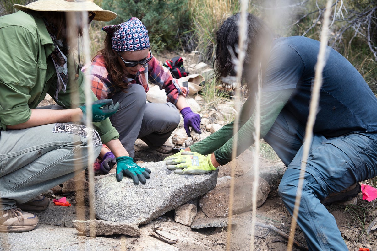 On Mount Lemmon, volunteers give unemployed rocks a new job: Erosion control