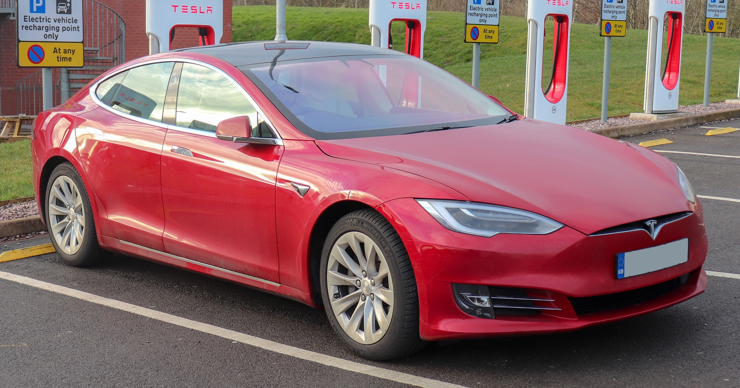 Tesla controls 59% of US EV market, highest share since 2023