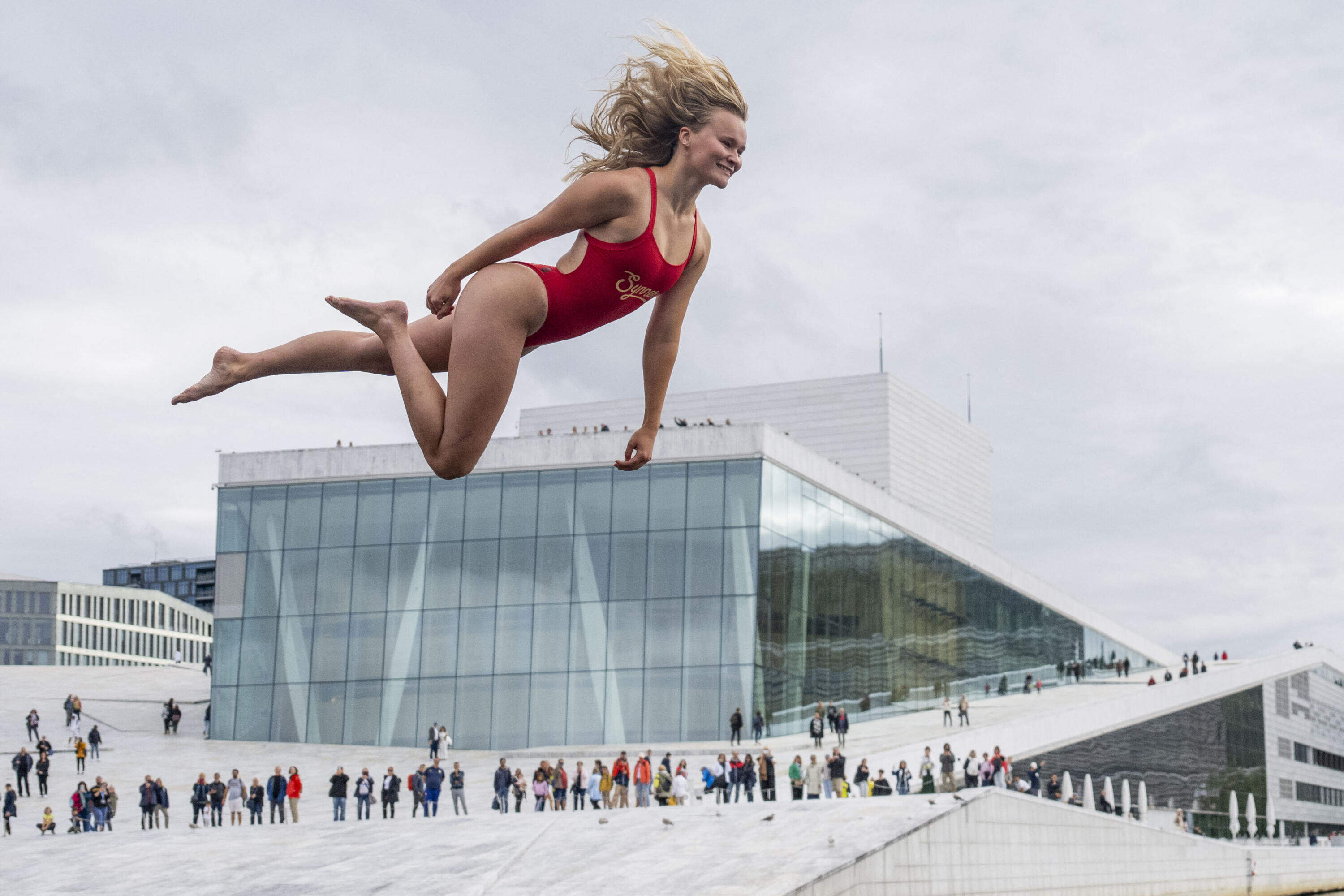 Diving into the extreme Norwegian sport of 'death diving'