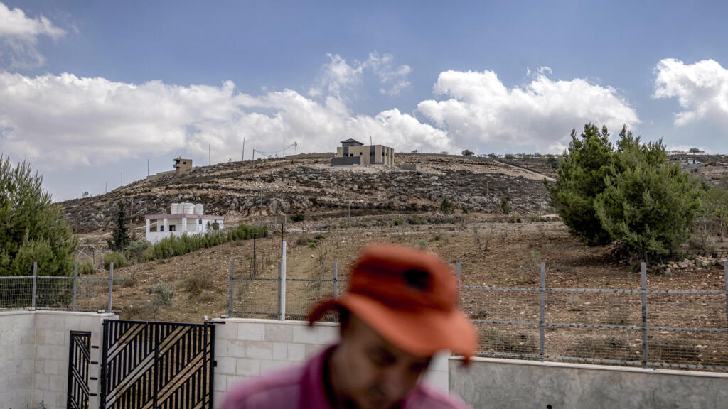 Former envoys urge joint French, UK action on Palestinian territories