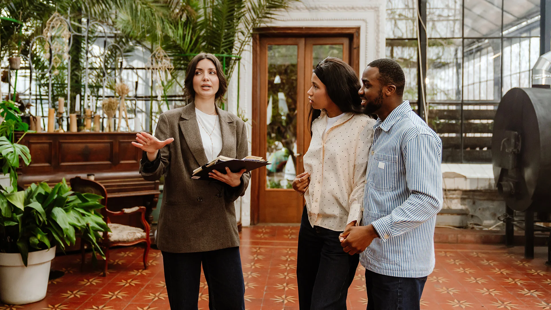 5 Small Business Ideas for Extroverts That Turn Conversation Skills Into a Competitive Advantage