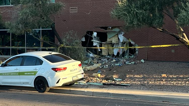 Impaired driver crashes into Phoenix hospice facility, police said