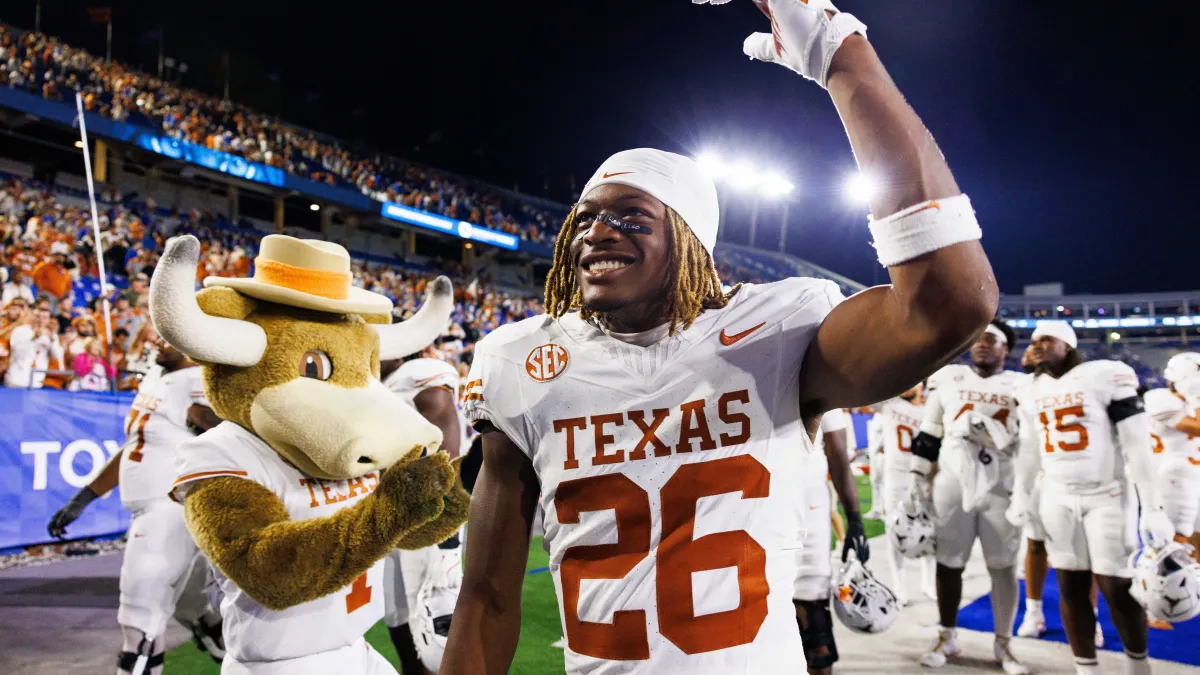 Longhorns' linebacker depth takes massive hit after unexpected dismissal