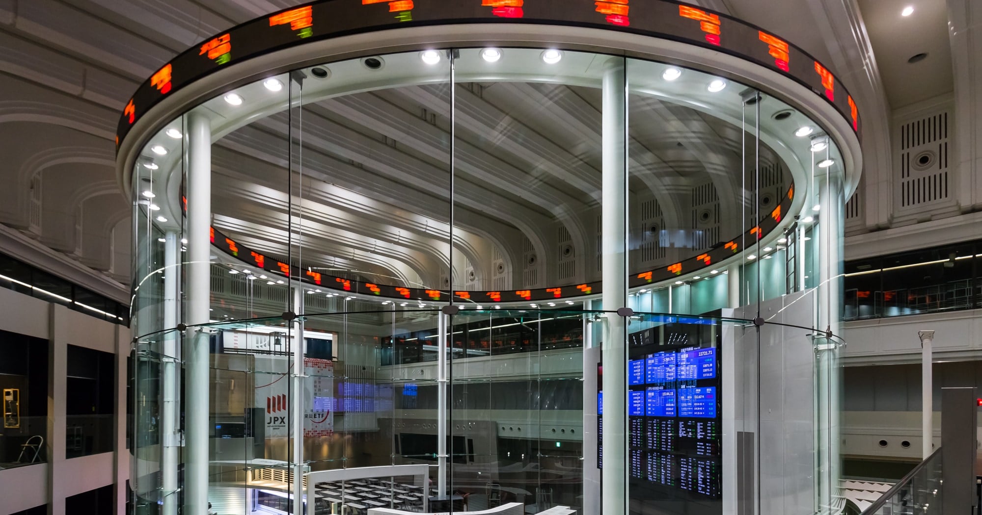 Japanese investors net buy over 5T yen in foreign assets