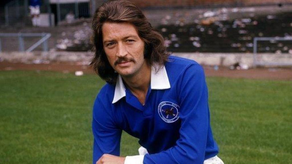 Blue plaque honour for former England striker